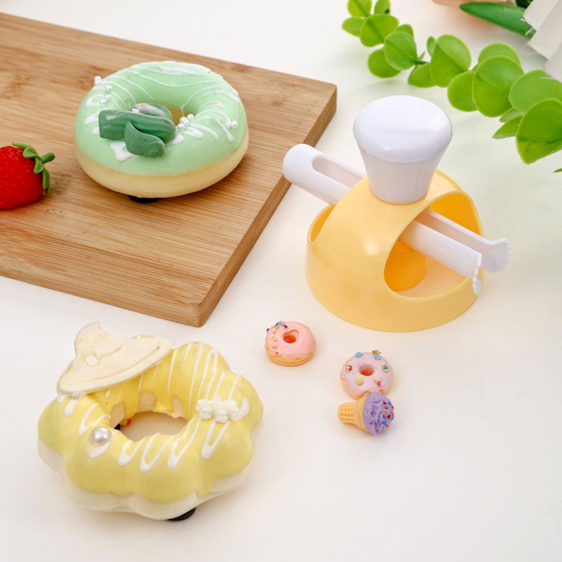 美式大号带蘸钳甜甜圈模具 烘焙用具 印压饼干模塑料空心面包模