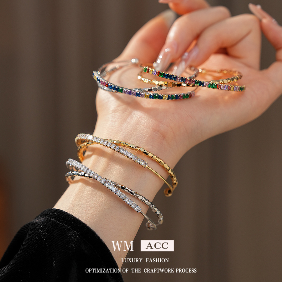 Pulsera de apertura cruzada de circón de color, pulsera exquisita de estilo de palacio de lujo ligero, joyería de moda de alta gama de todo fósforo al por mayor