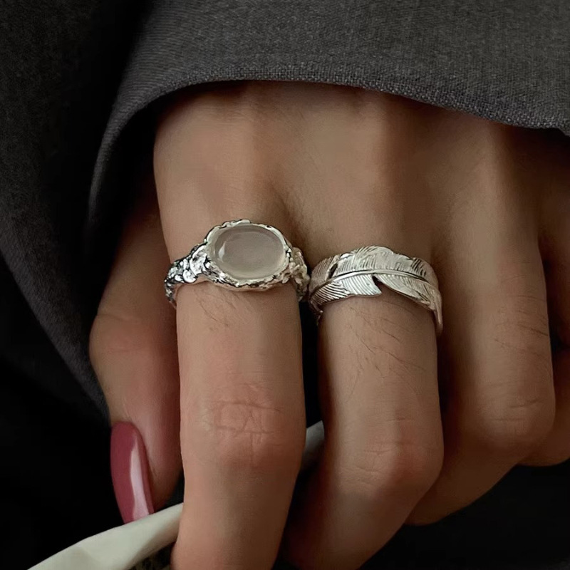 Designer Ring With White Cat's Eye Stone Minimalist Style_voghion.com