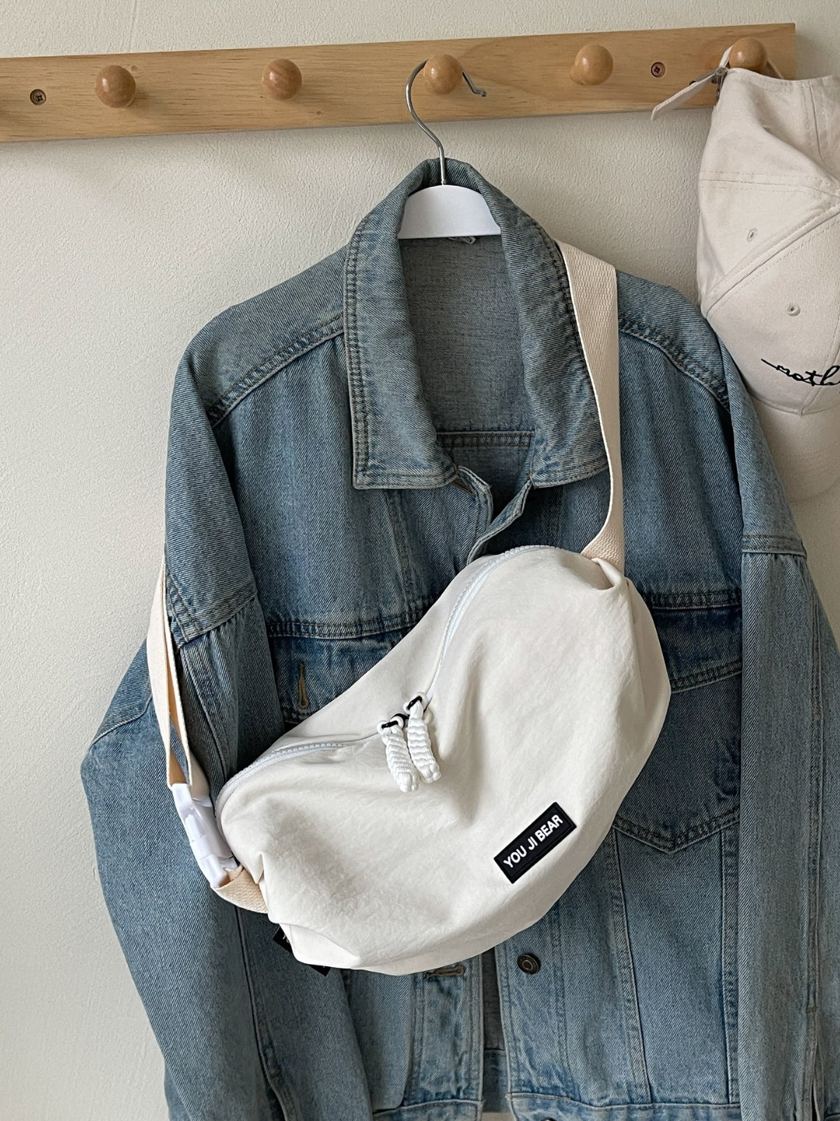 Casual Trendy Wide Shoulder Strap Crossbody Bag Fabric Bag for Women 2025 New Fashion Simple Versatile Niche Small Bag for Men