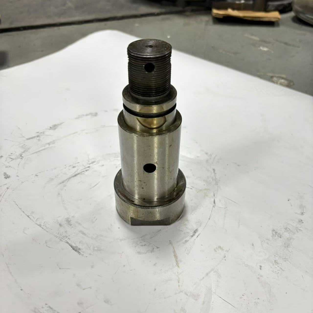 Heavy truck matching 153 2502Z33-506 idler shaft
