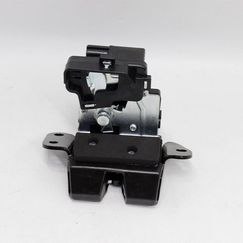 812303W000 is suitable for the rear tailgate latch of the 2011-2016 Kia Sportage, with the default option being the African version