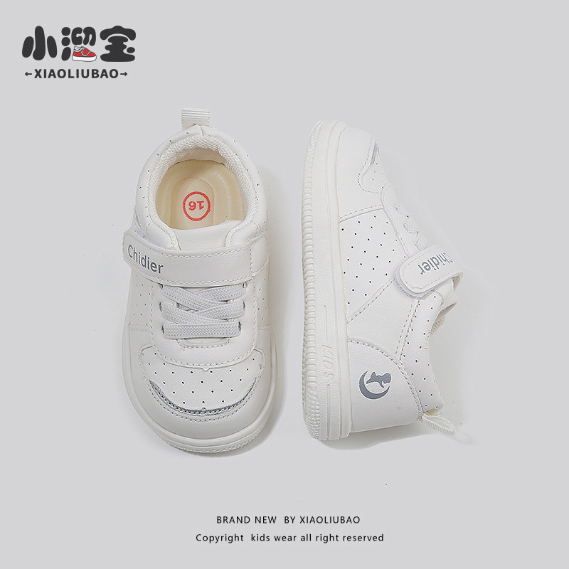 Bebé niño zapatos niños zapatillas de deporte de fondo suave niñas todo partido color sólido velcro zapatos blancos entrega de una sola pieza
