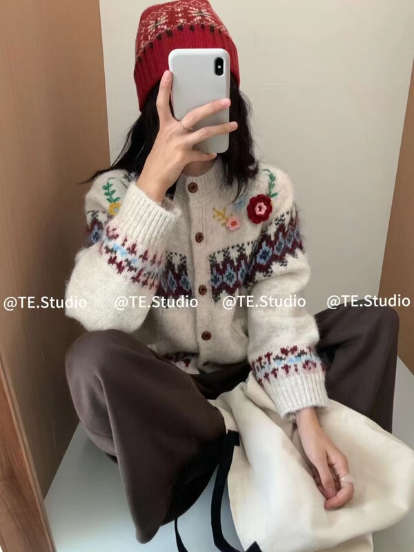 复古费尔岛立体花朵毛衣外套女秋冬季2025新款减龄学院风针织开衫|undefined