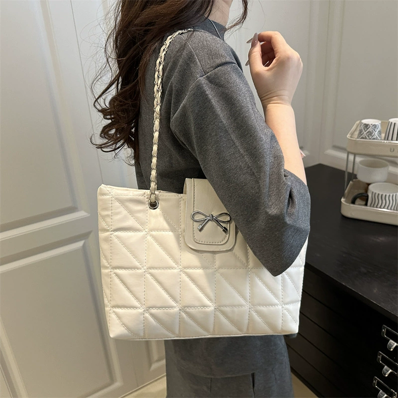 Soft capacious chain, one-shoulder bag for leisure with bow, chain bag