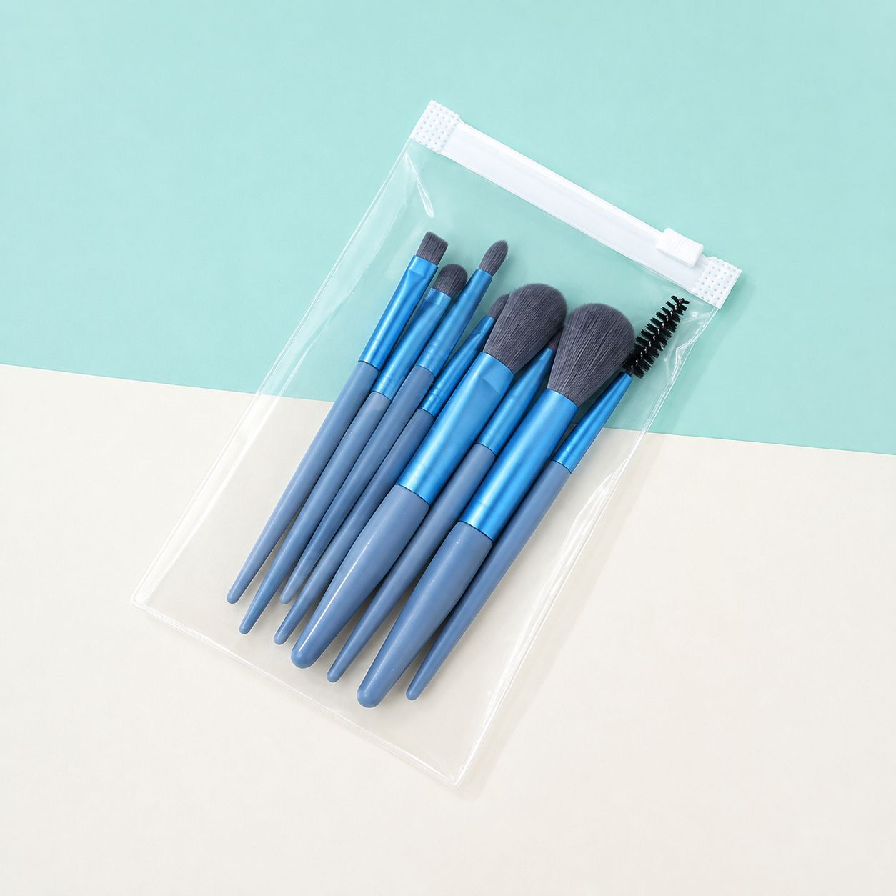 Juego de brochas de maquillaje mini de 8 piezas en stock con cerdas suaves para principiantes, incluye brocha para sombra de ojos y brocha para base, juego completo de herramientas de belleza al por mayor.
