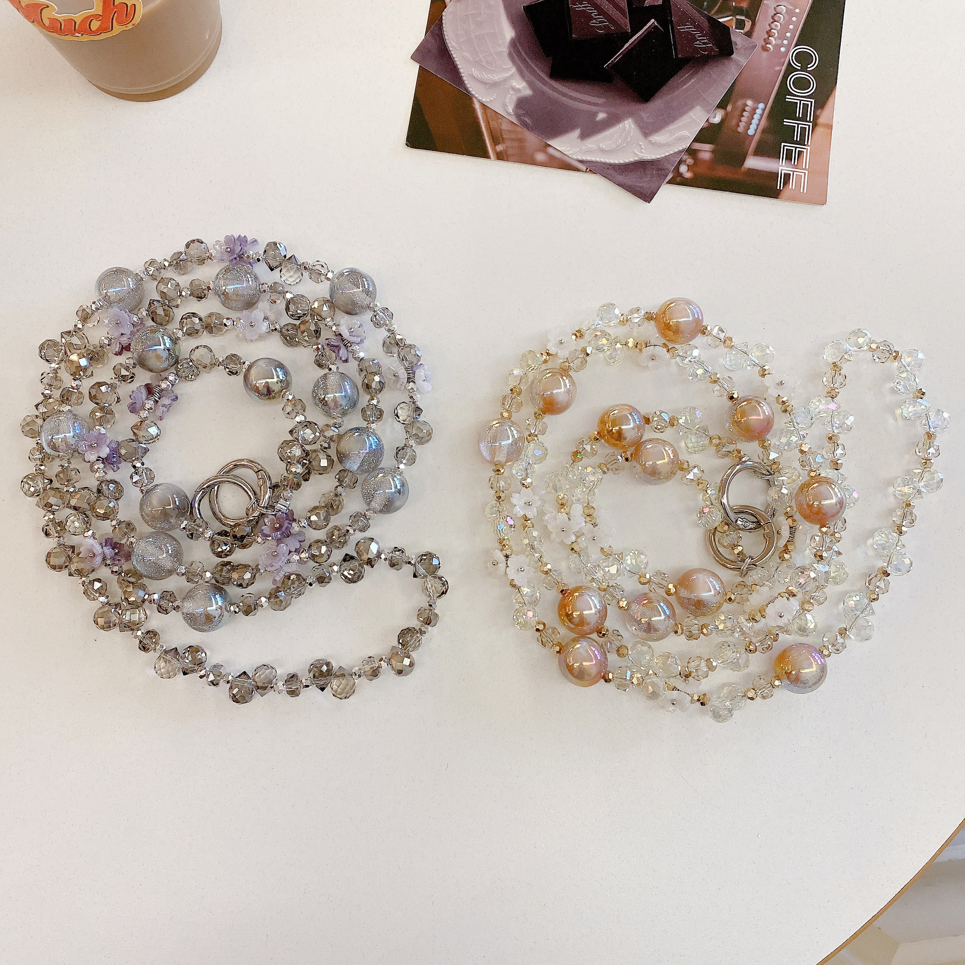 Boutique hecho a mano de alta gama teléfono móvil cadena colgante mujer ins Heidi cuentas cadena larga moda teléfono móvil cordón de mensajero largo