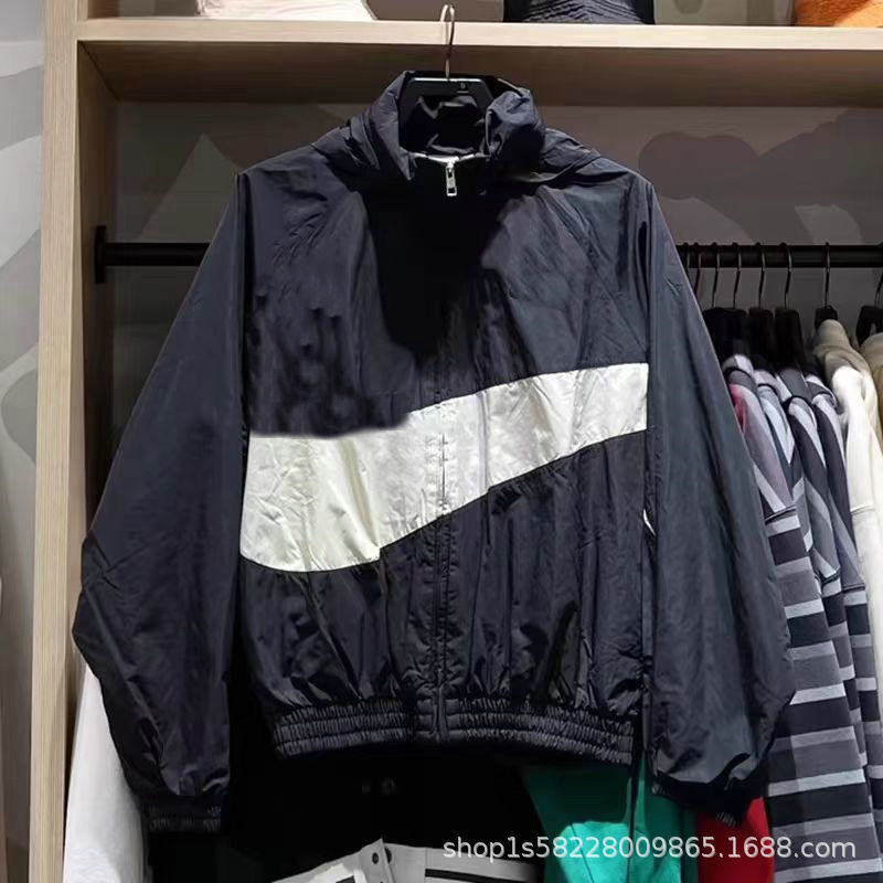 LGO가 있는 검정색