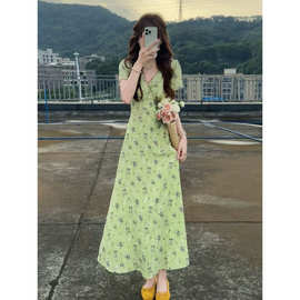 大码胖mm法式V领碎花黑色连衣裙女夏季新款收腰显瘦短袖a字长裙子