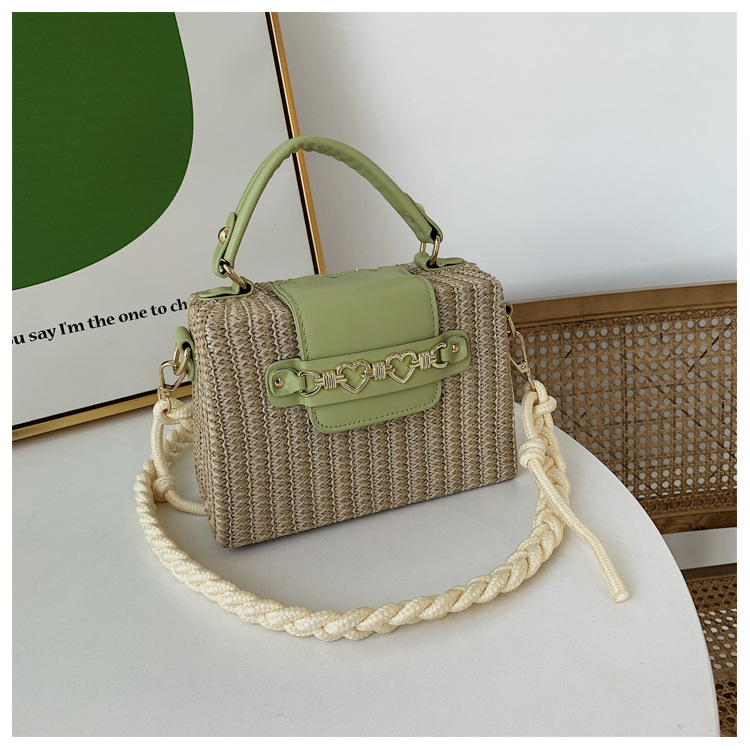 Fashion New Straw Woven Bag Winter New Portable Bag Wholesale display picture 8