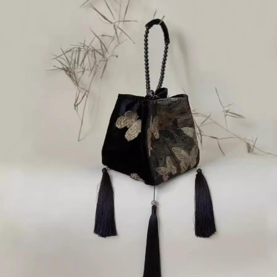 gold-plated butterfly embroidery new Chinese style tassel bead string for women's niche handbag_voghion.com