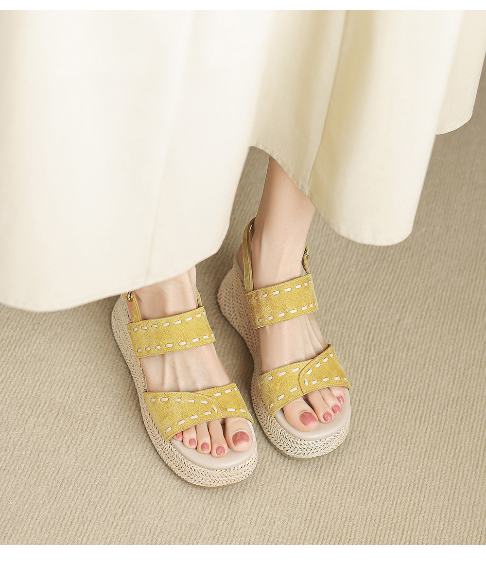 Sandal nữ đế xuồng đan rơm cao gót, quai ngang một dây, phong cách hè thoải mái — Màu caramel, màu vàng chi tiết 19