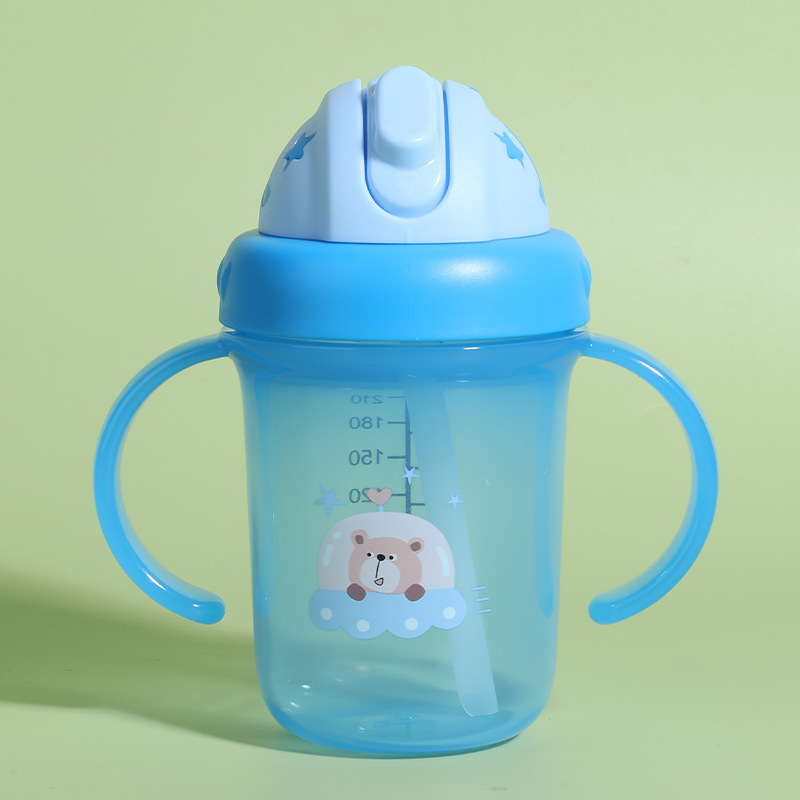 Taza de agua para niños taza de paja de plástico de gran capacidad para bebés beber taza de agua portátil a prueba de fugas taza de verano al por mayor