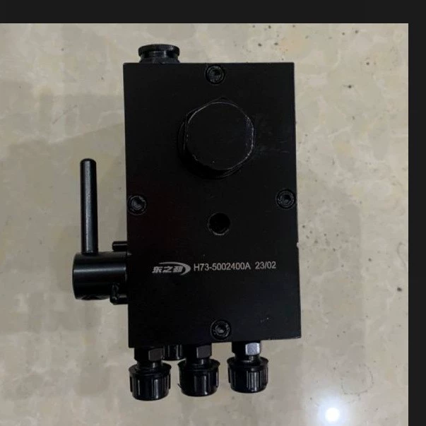 Dongfeng Chenglong M3 кабины гидравлический подъемный цилиндр верхняя часть подъемника ручной гидравлический насос H73-5002400A