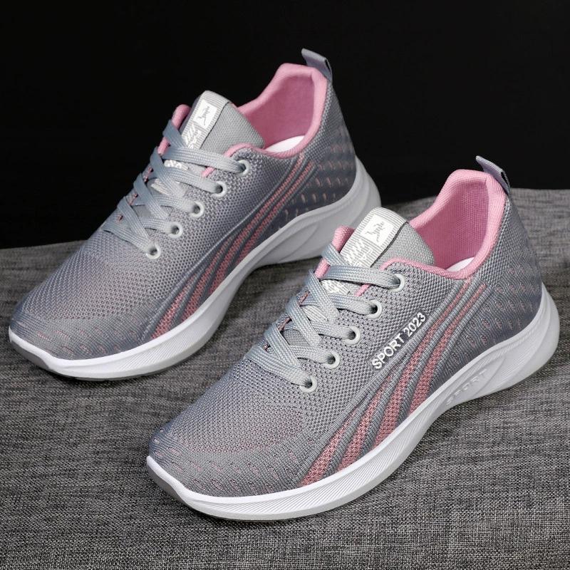 Мама обувь летающая сетчатая спортивная обувь женская старая пекинская тканевая обувь женская новая дышащая повседневная полая сетчатая обувь оптом