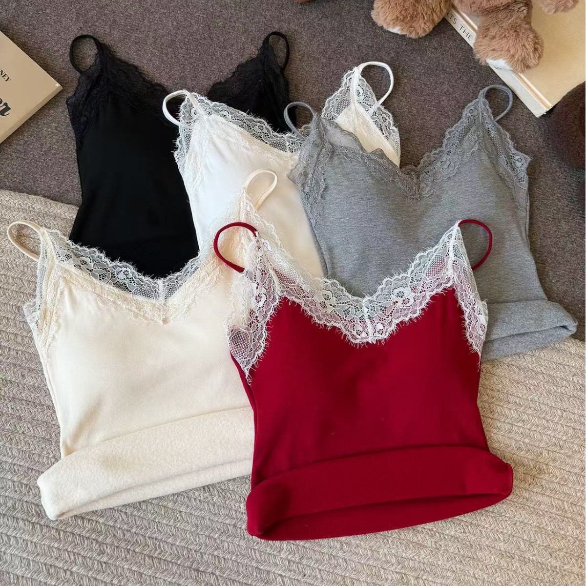 Autumn and Winter Style Spicy Girl Base Lace Design Color-Blocking Brushed Camisole Women's Warm Fleece-Lined Slimming Top