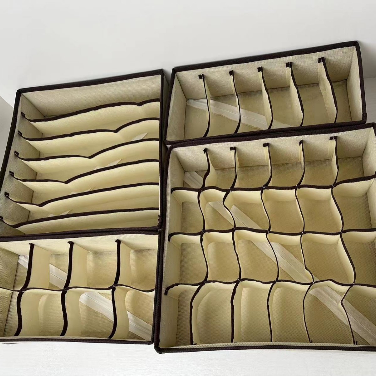 Caja de almacenamiento de ropa interior de malla plegable calcetines sujetador ropa interior cajón caja de almacenamiento separada conjunto de cuatro piezas