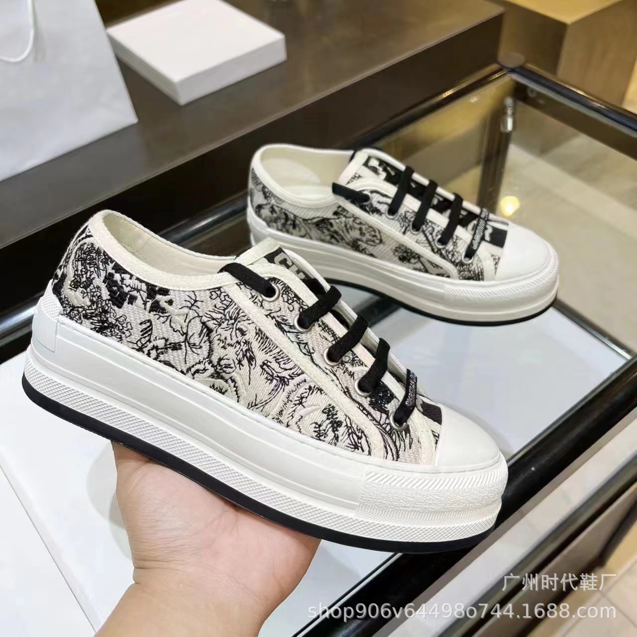 D casa zapatos de lona bordados mujer 2024 nueva celebridad de Internet con cordones zapatos blancos con suela gruesa para aumentar las zapatillas deportivas casuales