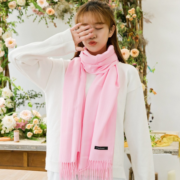纯色刺毛羊绒围巾女秋冬保暖年会礼品仿羊绒披肩批发圣诞风
