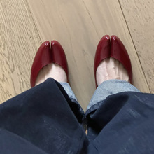 联名款红色猪蹄分趾单鞋女2025新款ins小众马蹄芭蕾舞平底小皮鞋