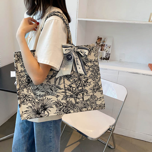 Japanese-style tote bag for women,  new design, niche embroidery cotton linen fabric hand-held tote bag, large capacity commuting canvas single-shoulder bag