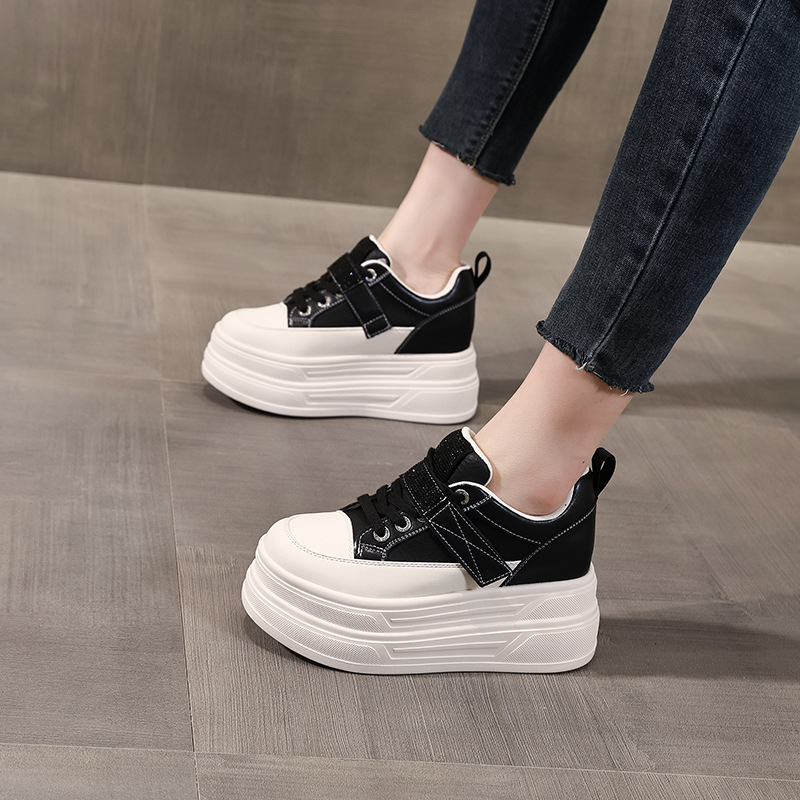 Giày sneaker nữ đế dày tăng chiều cao 9,5 cm, dây Velcro trắng phong cách thể thao — màu be
