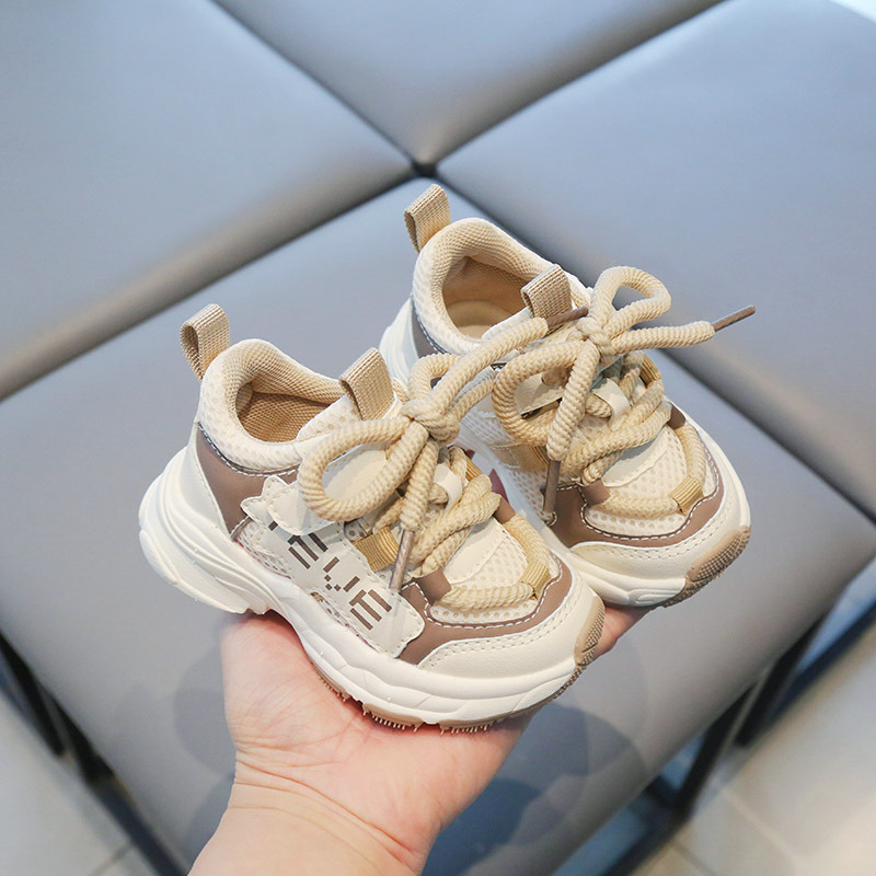 Calzado deportivo para niños primavera y otoño nuevo estilo niño transpirable antideslizante zapatos individuales guapos mujer bebé todo fósforo zapatos casuales coreanos marea