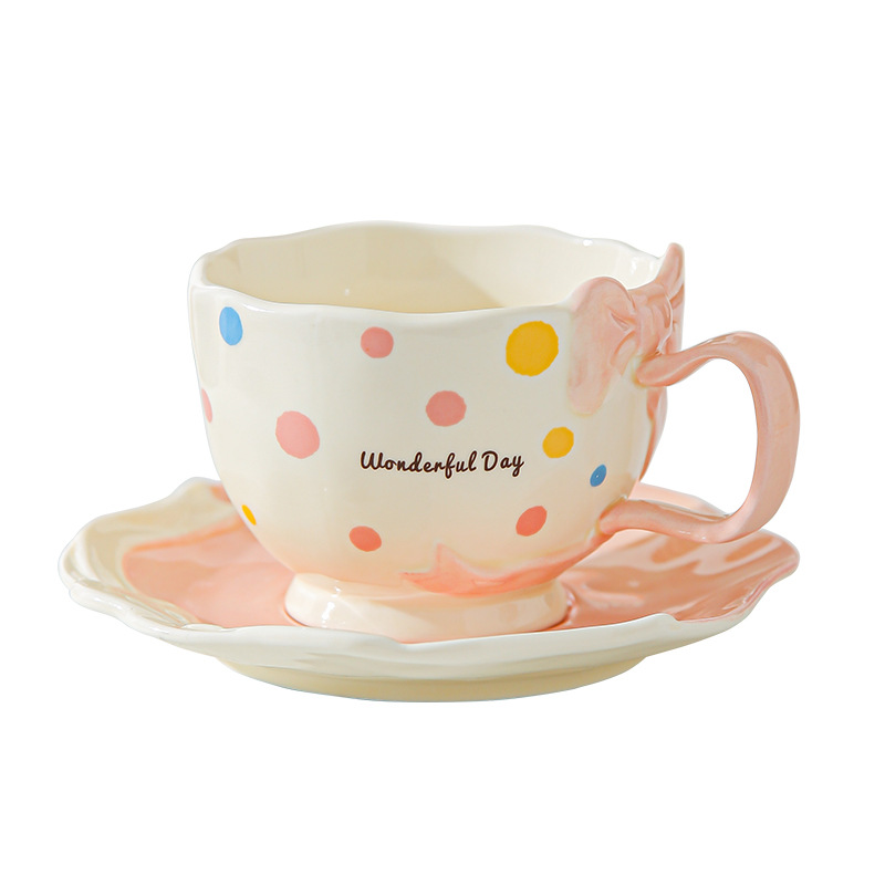 Taza de café de cerámica de lujo ligera británica, taza de café de la tarde doméstica, taza de café de estilo europeo, pequeño conjunto de tazas de café de Phnom Penh, regalos para chicas