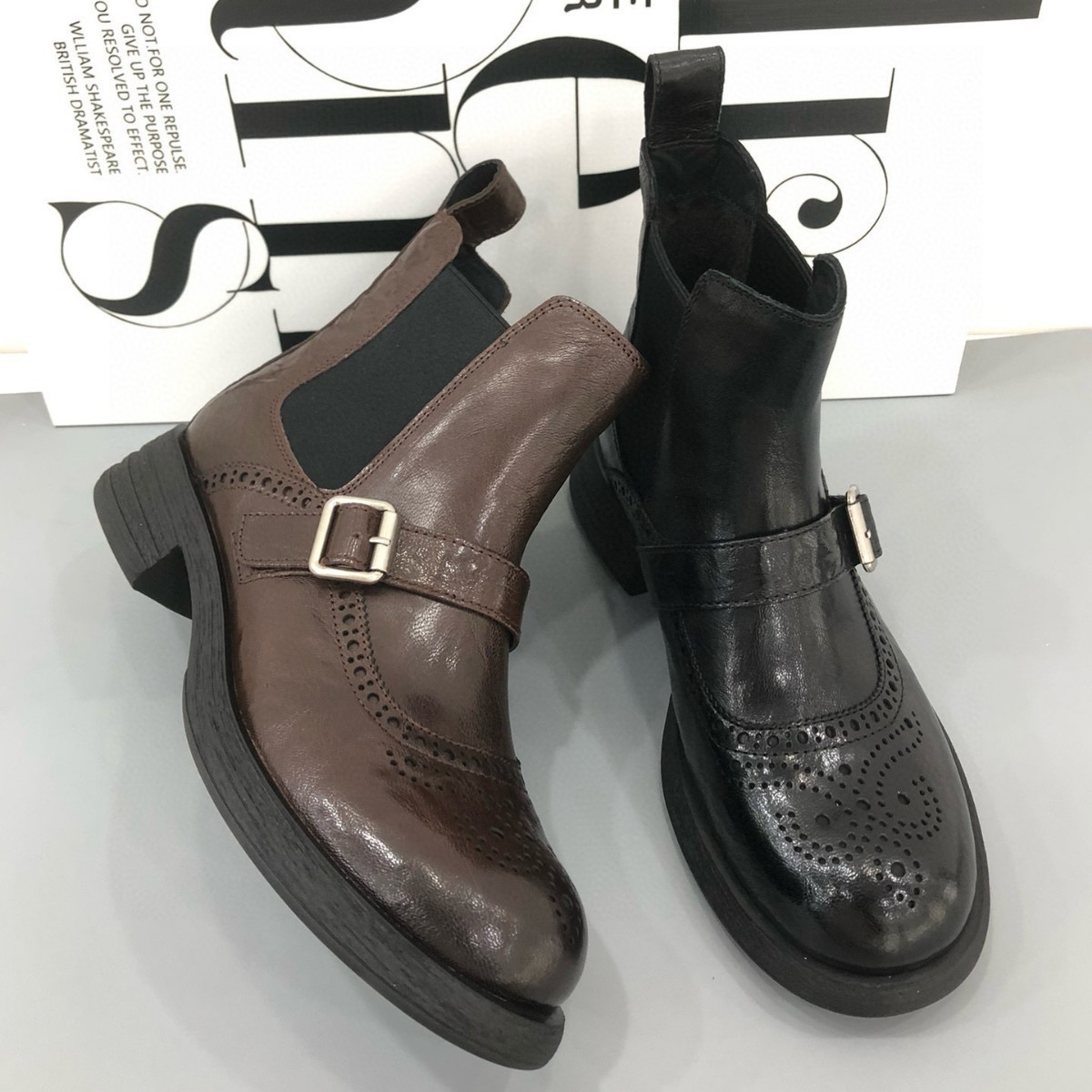 Boot Chelsea nữ da thật đế dày cổ ngắn gót vuông phong cách Anh — Màu đen