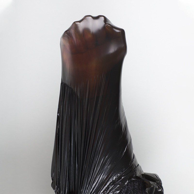 Bolsa de basura negra de gran capacidad, engrosada y resistente, ideal para hoteles, hospitales o propiedades comerciales.