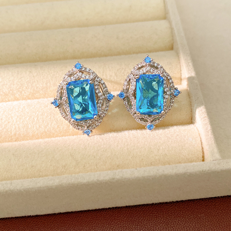 Collar oval de zircon azul lujoso ligero de lujo de alta calidad delicada cadena de clavícula temperamento nicho conjunto de joyas personales
