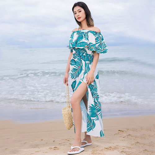 Mother-daughter parent-child wear  new summer dress seaside vacation beach dress for a family of three, fashionable and high-end