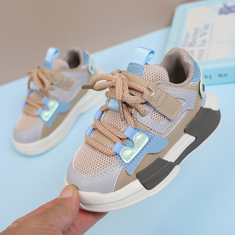 2022 primavera nuevos niños ocasionales Zapatos de molienda pegatinas zapatilla ligero transpirable y niñas moda tablero