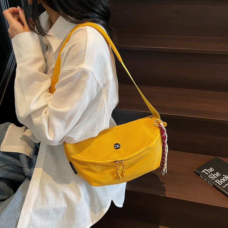 女性のためのハイエンドの脇の下バッグ夏の新しいシングルショルダークロスボディバッグ通勤多用途餃子バッグカジュアルニッチ化粧品バッグ|undefined