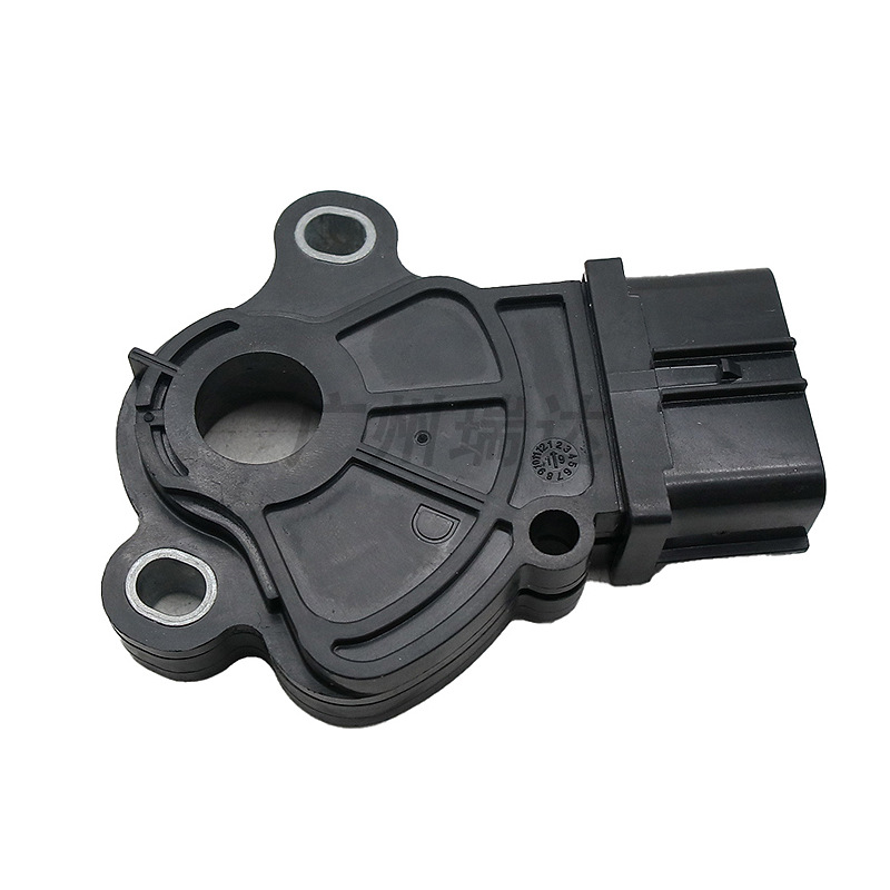 FN01 - 21 - 444 es adecuado para el interruptor de engranajes del sensor de engranajes de la caja de cambios de Mazda