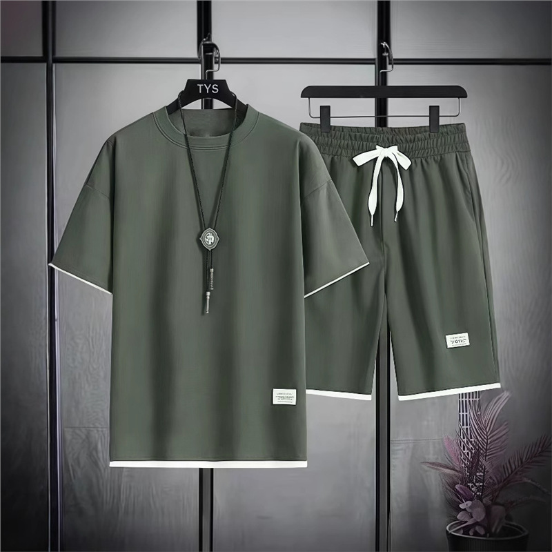 Ensemble de détente pour homme à texture gaufrée : t-shirt à manches courtes et short de sport, tenue d'été légère en polyester pour un look décontracté et sportif._voghion.com