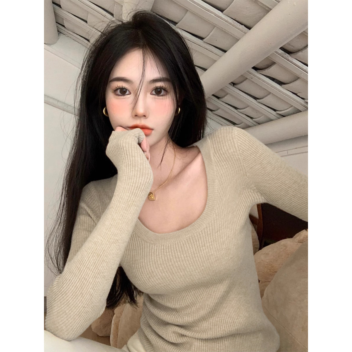 Korean-style U-neck Pit Knitted Base Shirt Women's 2025 Spring Slim-fit Shoulder Inner Top Autumn and Winter Soft Waxy Sweater