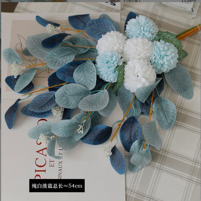 순수한 흰색 하늘색