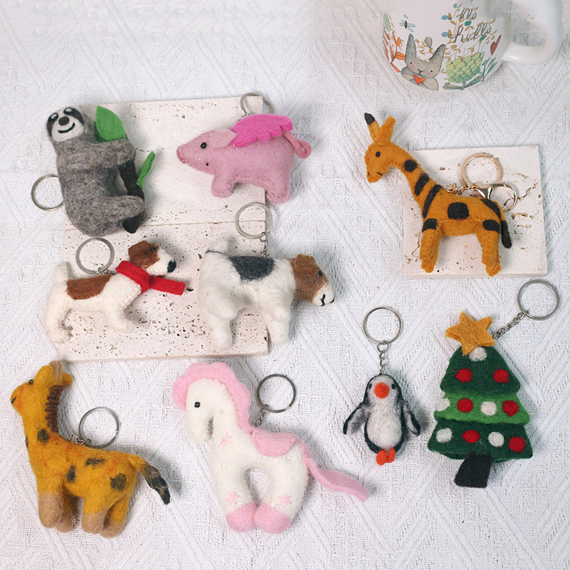 Japanese and Korean Handmade Wool Felt Keychain Cautious Mori Girl Felt Poke Le Kitten Puppy Bag Hanging Birthday Gift