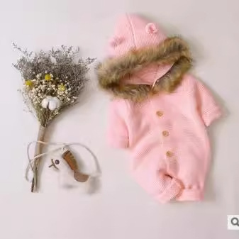 欧美新宝贝冬季毛领连帽保暖纯色可爱小耳朵运动纽扣收腰连体爬服