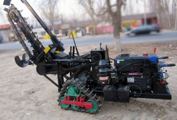 手扶式履带开沟机 (1)