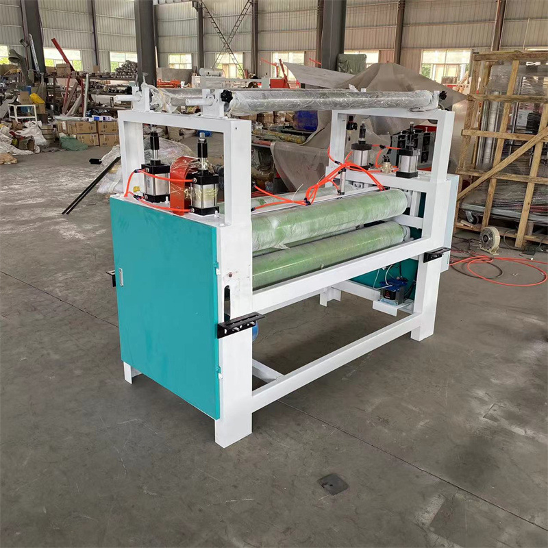 Máquina de rodadura de pegamento de carpintería con superficie cóncava y convexa de placa de puerta unilateral y doble cara recubrimiento automático de pegamento de cabeza de recubrimiento de pegamento de transmisión frontal y trasera