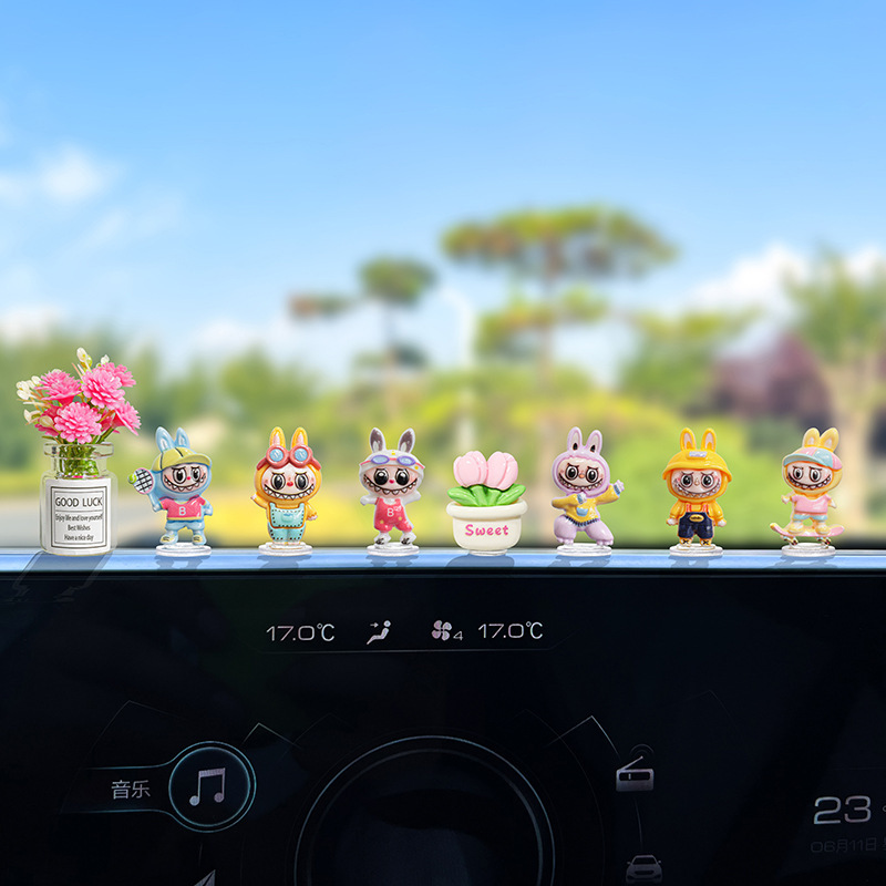 新しい女装ラブブ装飾品車のセンターコンソール装飾品ラブブ電気自動車コンピュータ画面装飾|undefined