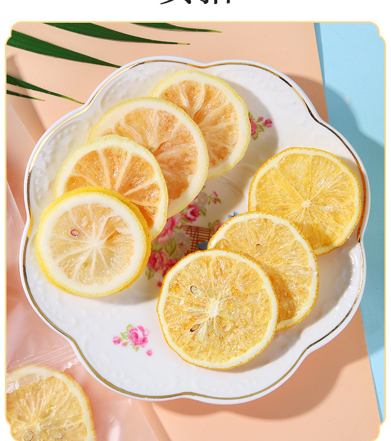 Dried Lemon Slices Ning Meng Pian Freeze Dried Fruit Tea Slices for Cold Brew and Summer Drinks 20 Slices per Bag in use