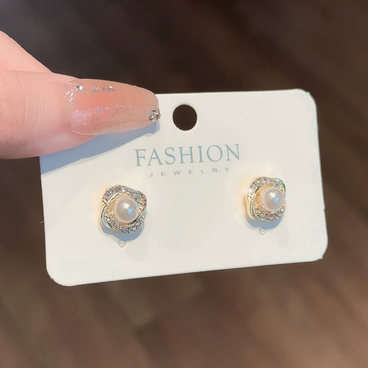  Sophisticated small earrings from pearl, 2025 years, high-quality style, bright catchy style