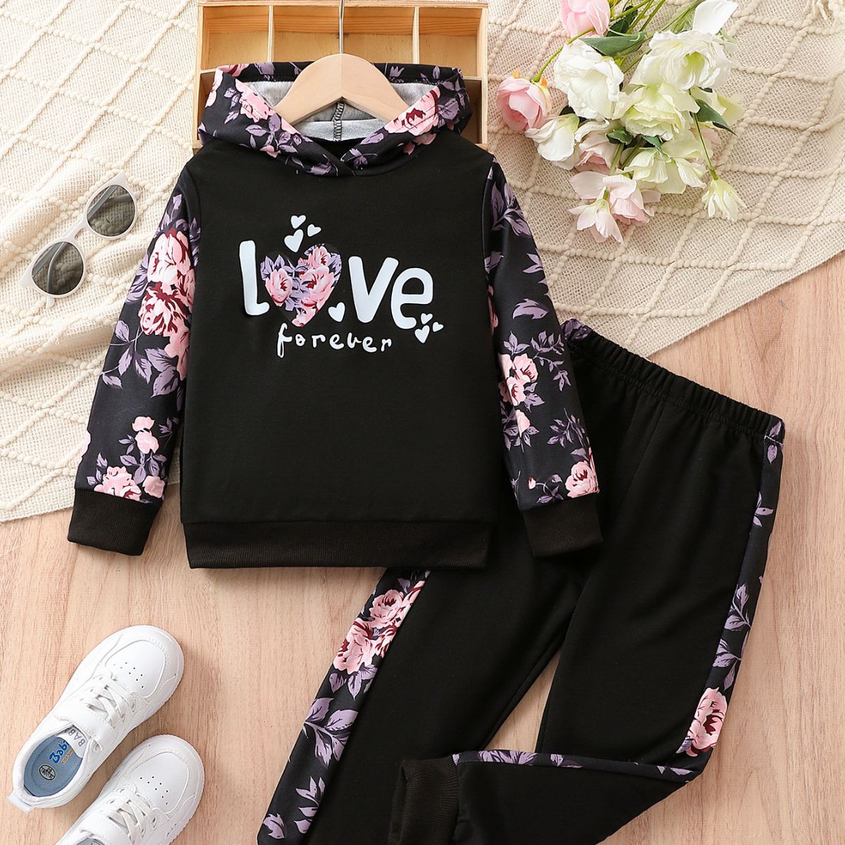 El Comercio exterior al por mayor de las niñas de moda de manga larga suéter de dos piezas conjunto de primavera y otoño de dibujos animados lindo patrón flor pantalones traje