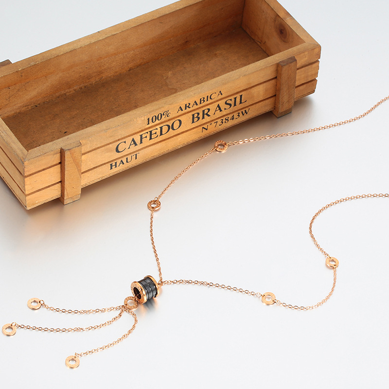 Xuping acero inoxidable estilo japonés y coreano suéter cadenas rosas doradas nicho retro fácil de montar collares al por mayor mujeres