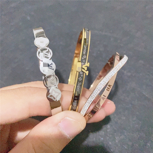 18K Japanese/Korean Diamond-Halo Titanium Steel Bracelet with Rose Gold/Silver Color, Simple and Fashionable Unisex Stainless Steel Band for Women