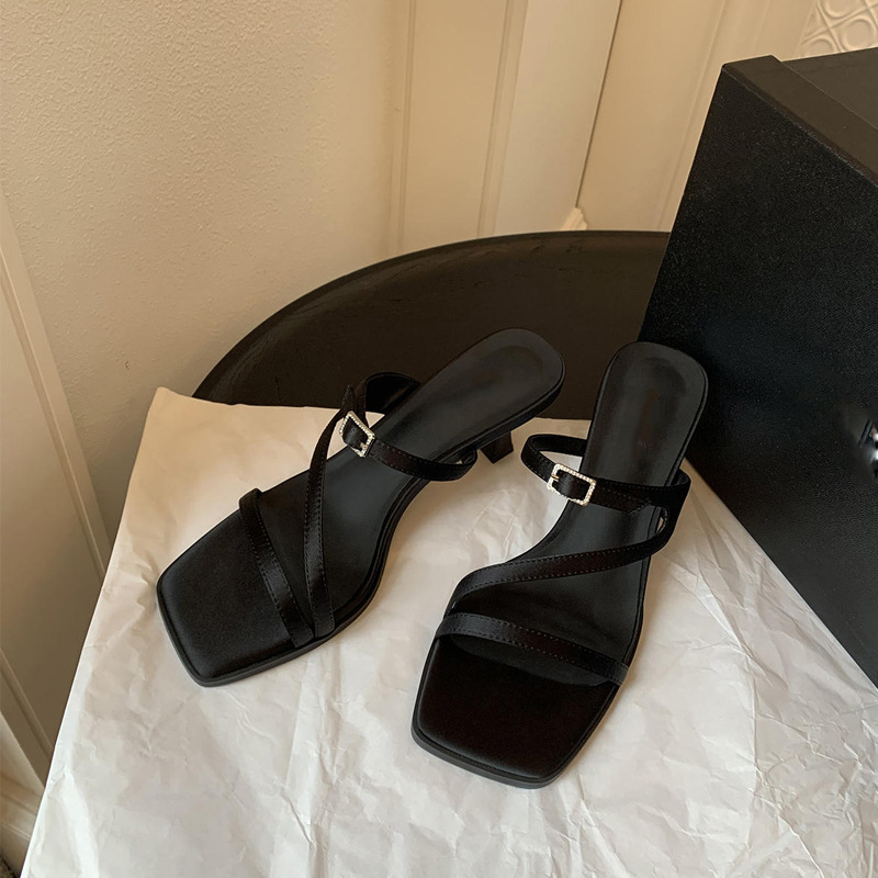 Grava madre verano nuevo temperamento cuadrado dedos delgados cinturón francés con tacones altos versátiles trapos fríos de verano