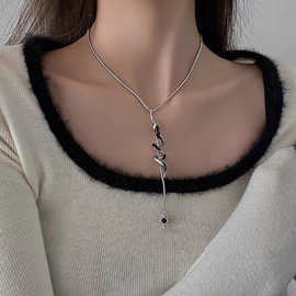 滴釉金属蛇形环绕项链冷淡风个性高级锁骨链女潮小众设计感毛衣链